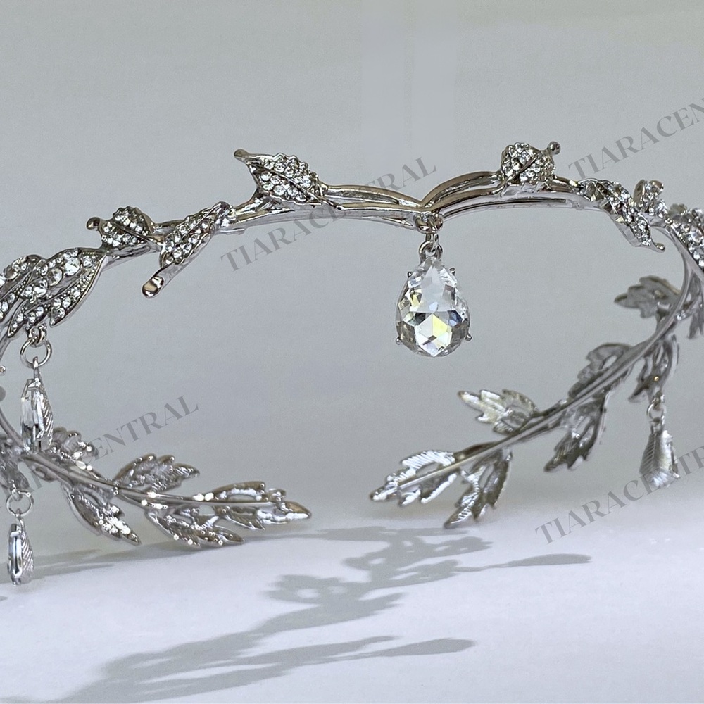 Fairy Gold Leaf Tiara with Crystal Accents - Picture 10 of 12